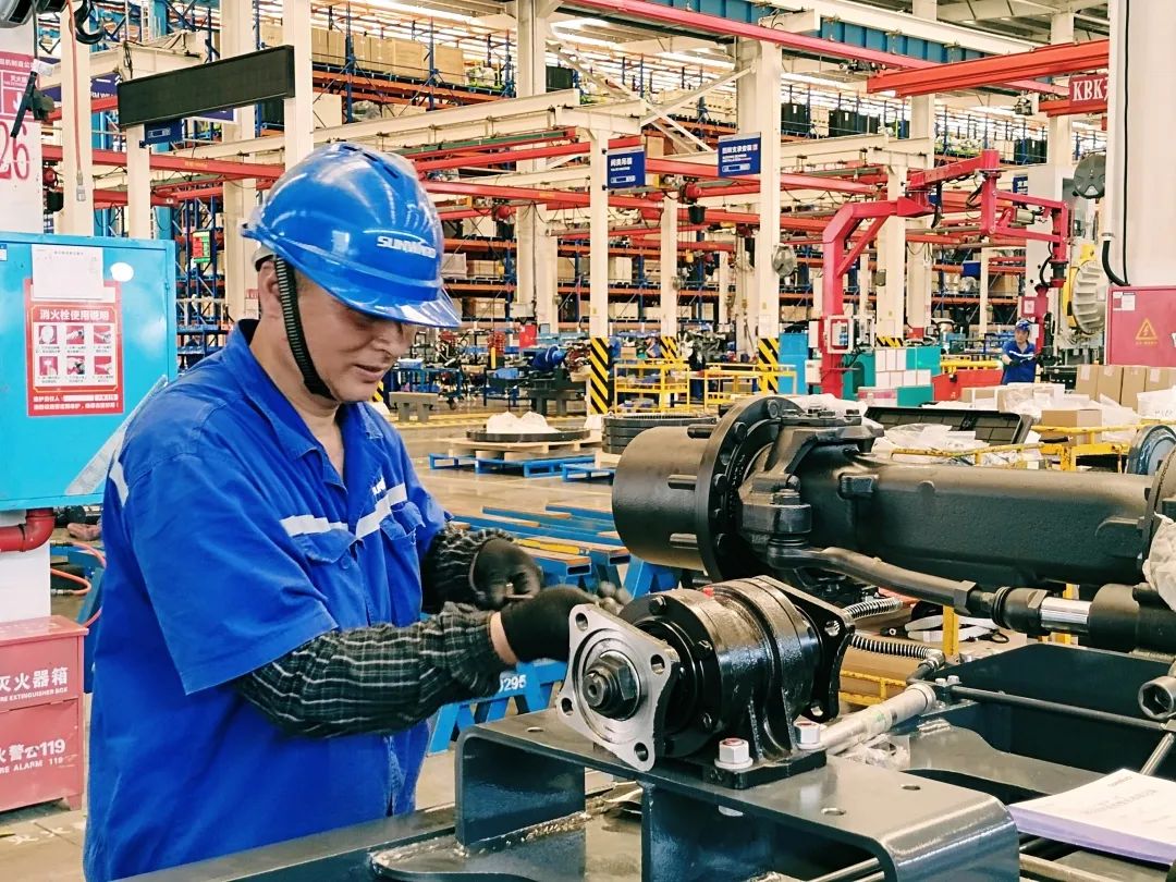 劳动庆幸，创造伟大！纪录那些平庸且伟大的劳动瞬间