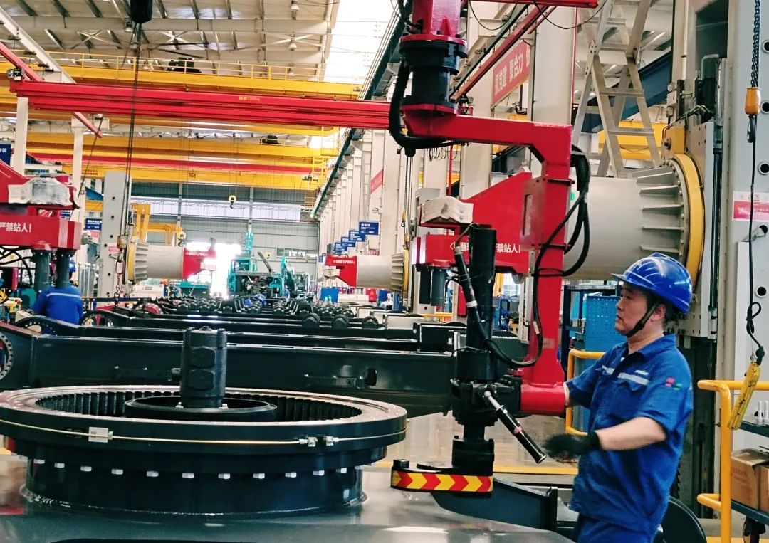 劳动庆幸，创造伟大！纪录那些平庸且伟大的劳动瞬间