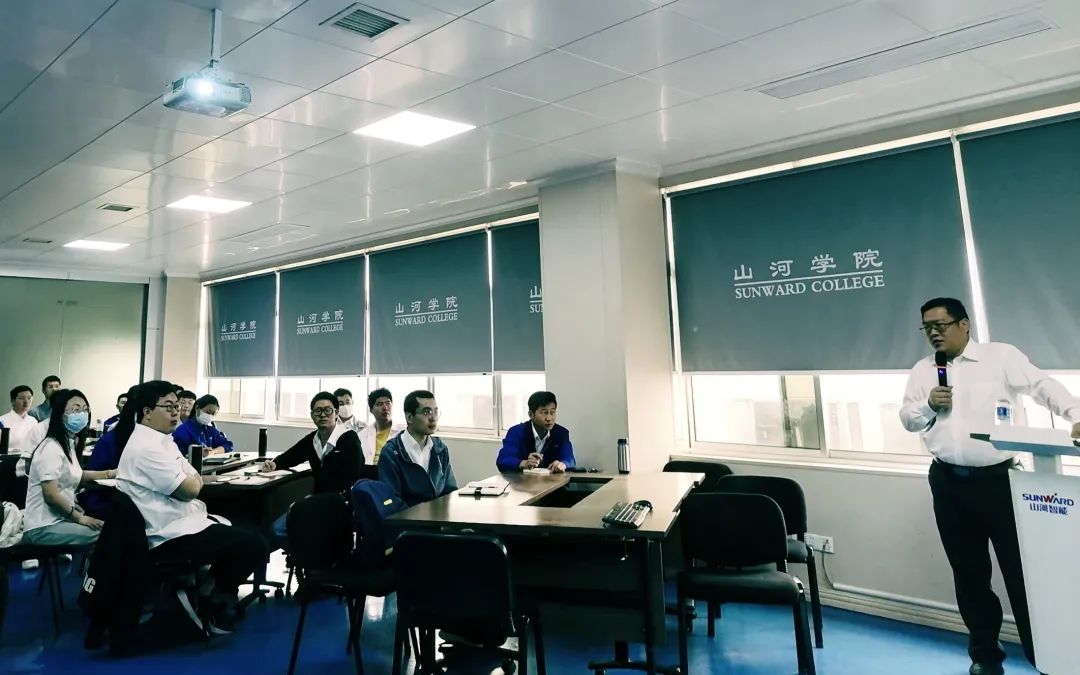 劳动庆幸，创造伟大！纪录那些平庸且伟大的劳动瞬间