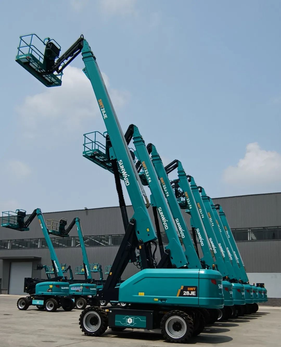 新能源家族再添“新丁”！皇家国际智能三款电动臂式高空作业平台齐下线