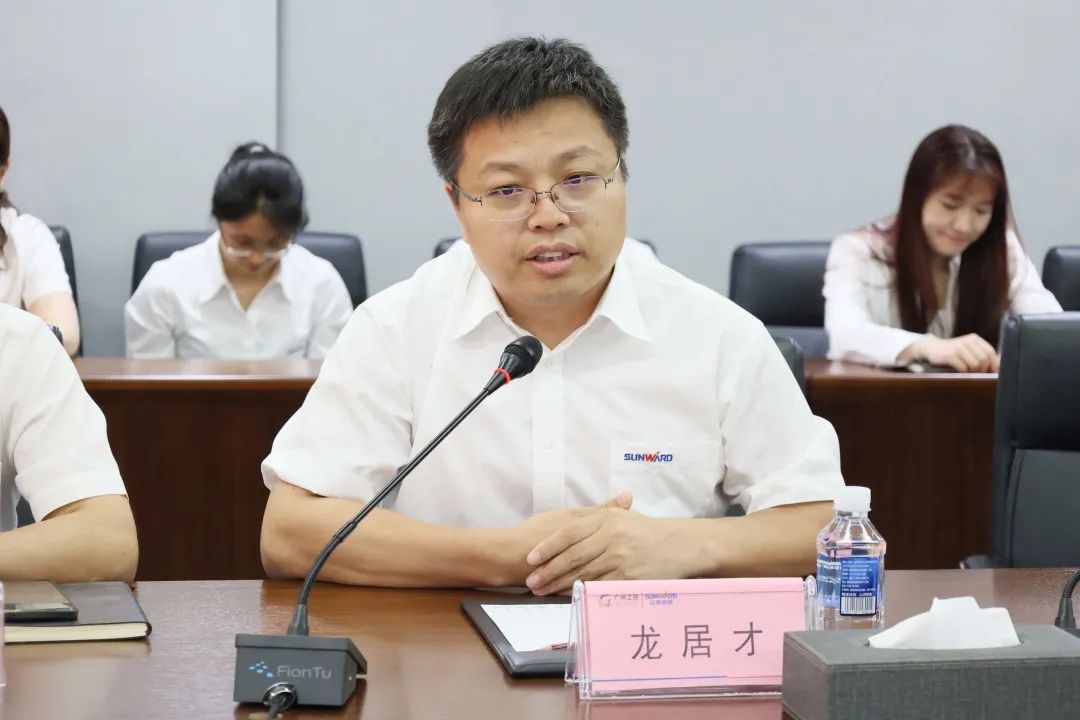 携手开启绿色转型之路！皇家国际智能&南京盖百氏增程式电动旋挖钻机签约典礼成功进行