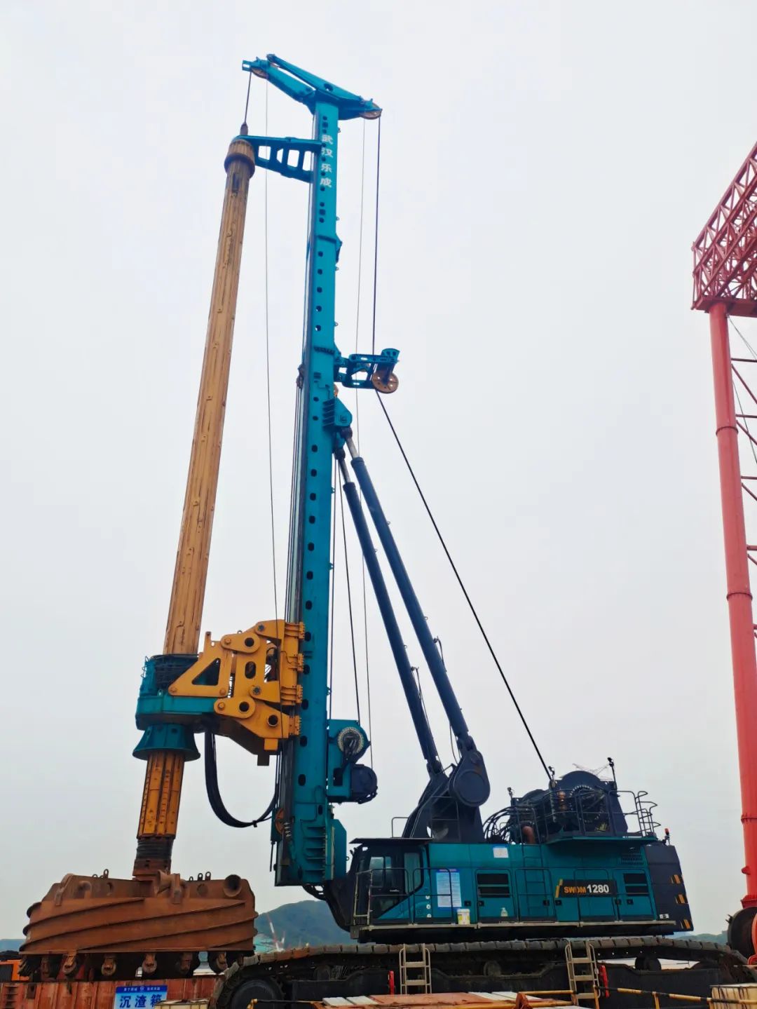 新战绩+1！皇家国际智能超等旋挖钻机创6.3米直径钻孔新纪录