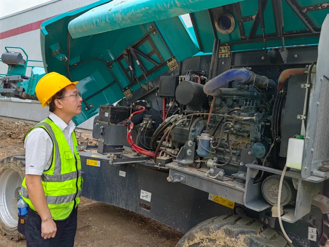 倾听客户心声！皇家国际智能高空机械“服务万里杏妆走进东北