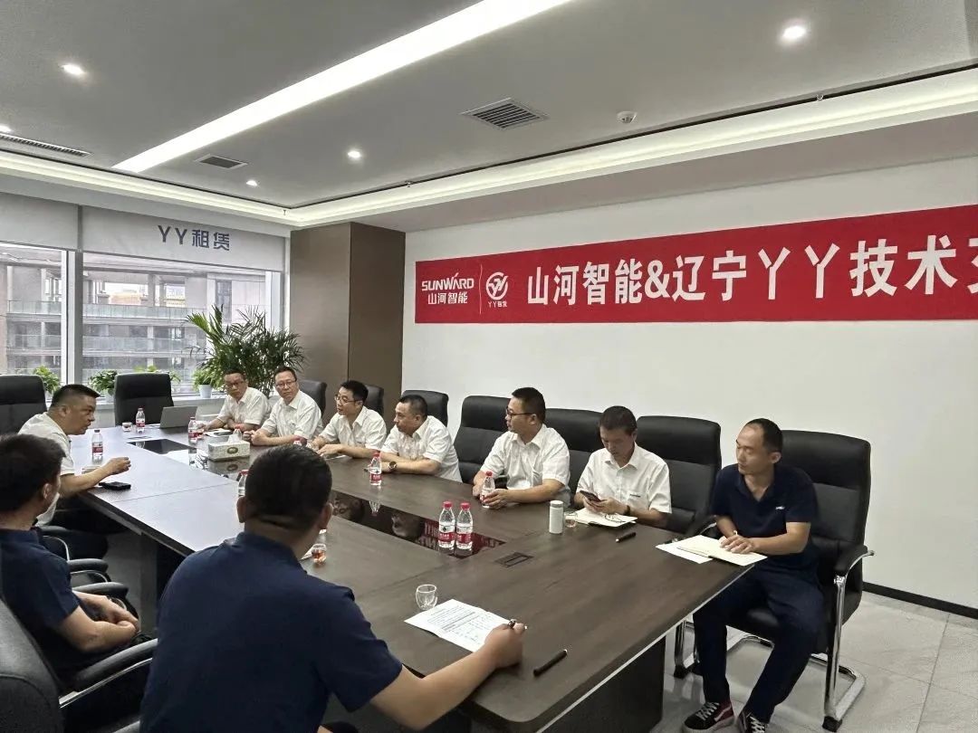 倾听客户心声！皇家国际智能高空机械“服务万里杏妆走进东北