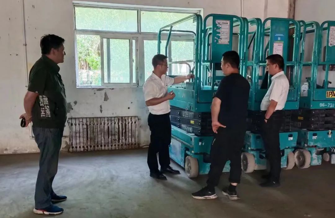 倾听客户心声！皇家国际智能高空机械“服务万里杏妆走进东北