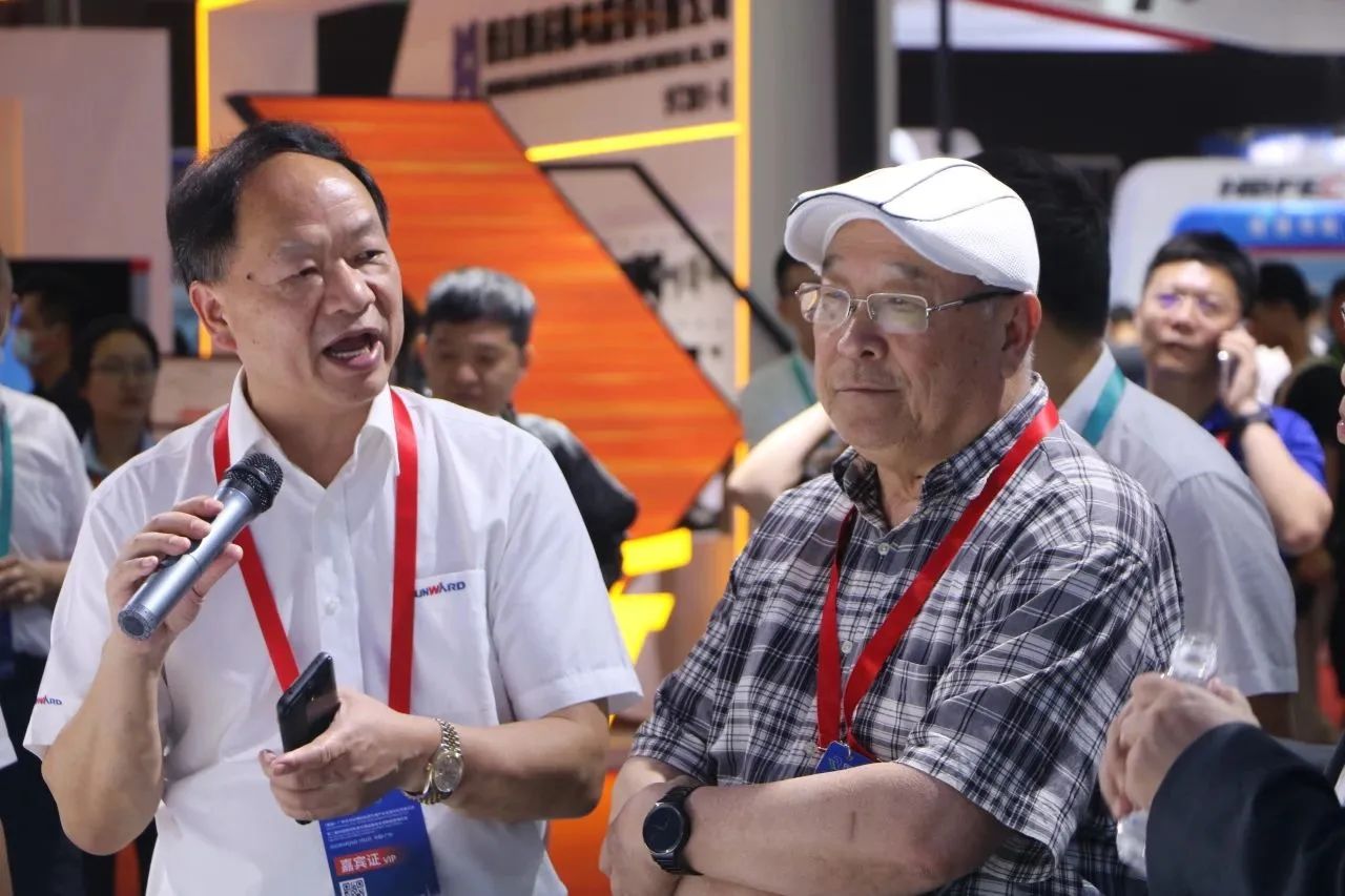 中铁皇家国际亮相首届广州大湾区国际轨路交通产业发展论坛暨展览会