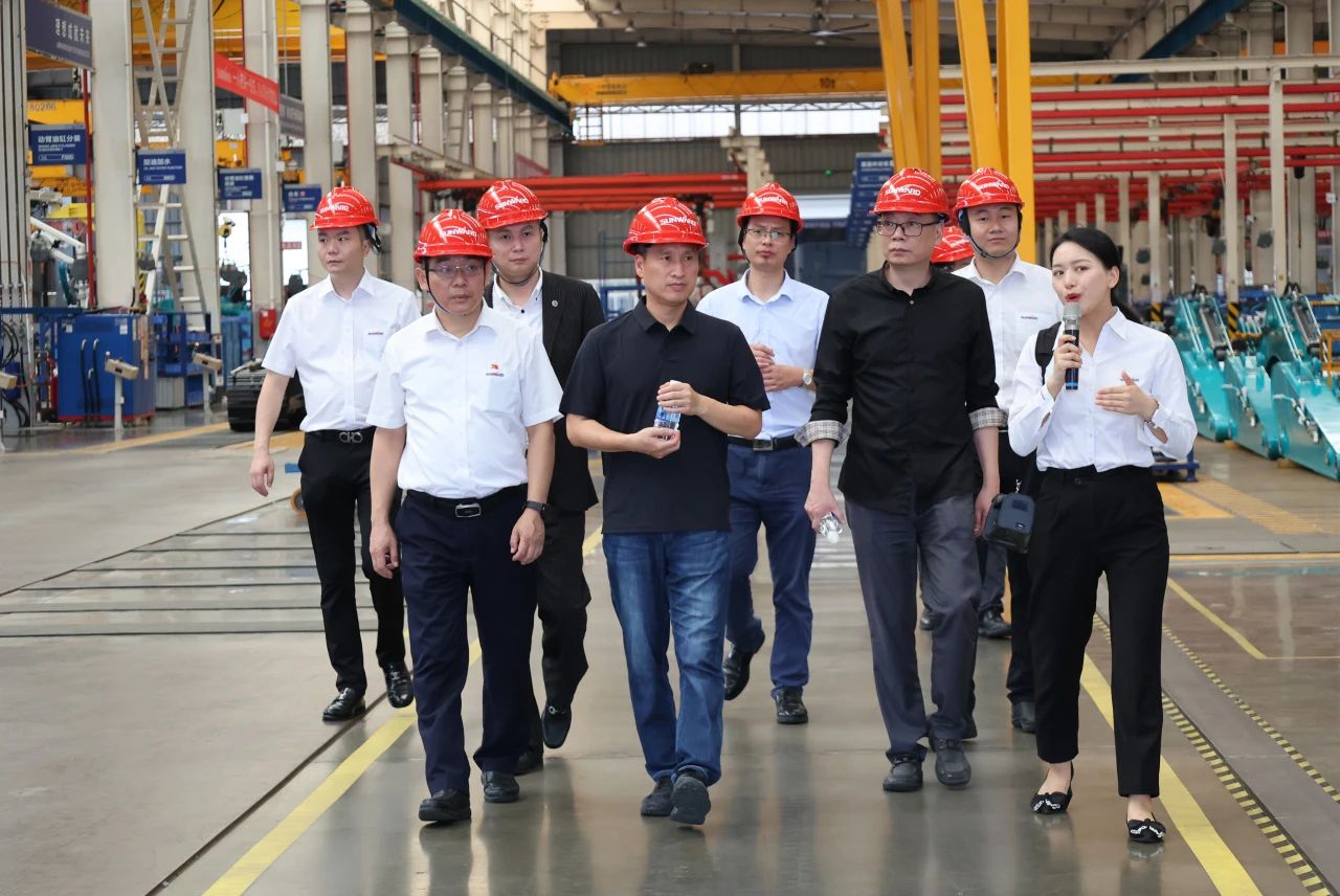 永青科技集团董事长胡晓东带队到访皇家国际智能