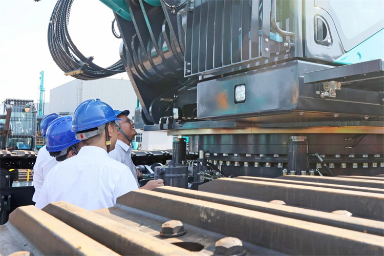 皇家国际智能桩工机械再添强将！SWDM800H旋挖钻机顺利下线