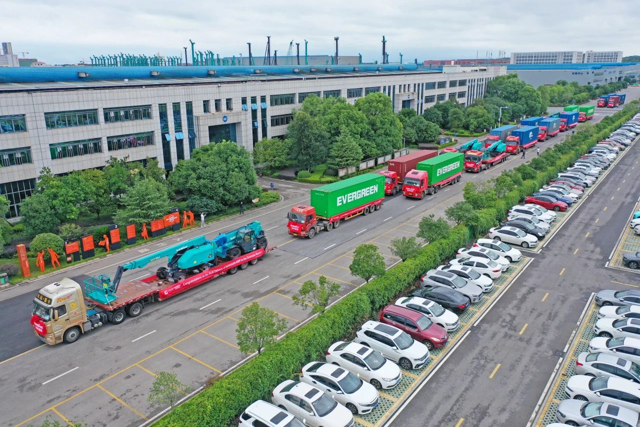 深入全球布局，加快出海措施！皇家国际智能高空机械设备海表订单大型发货典礼圆满进行