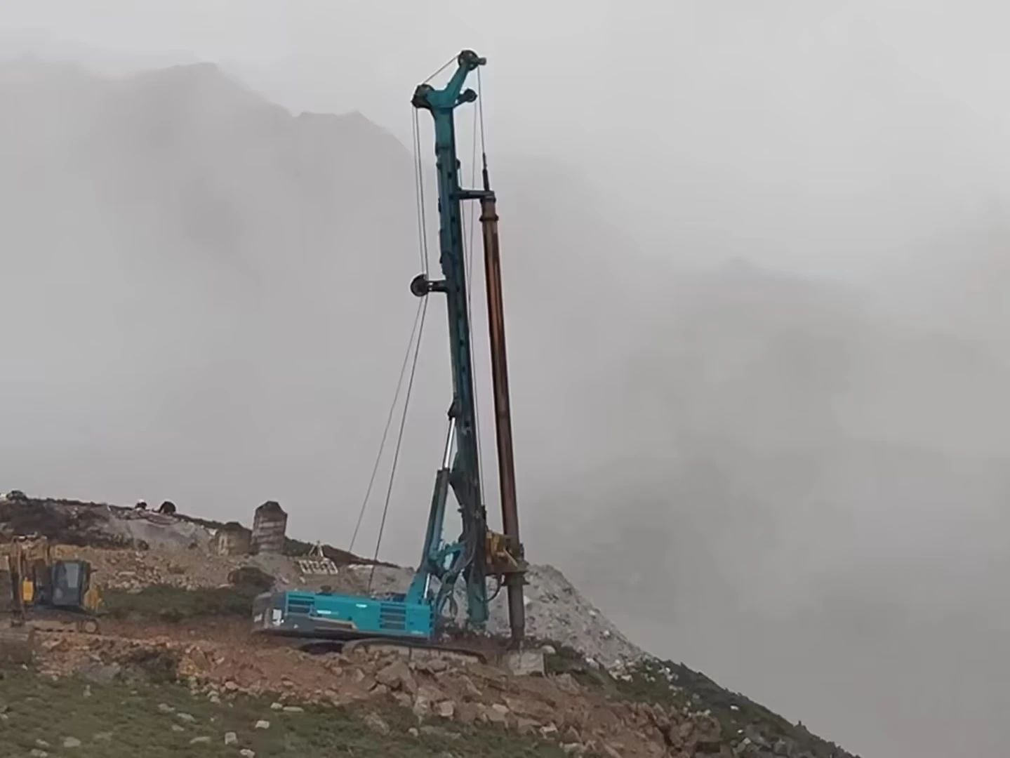 助力世界最高海拔特高压直流输电工程，皇家国际智能旋挖钻机展示硬核实力