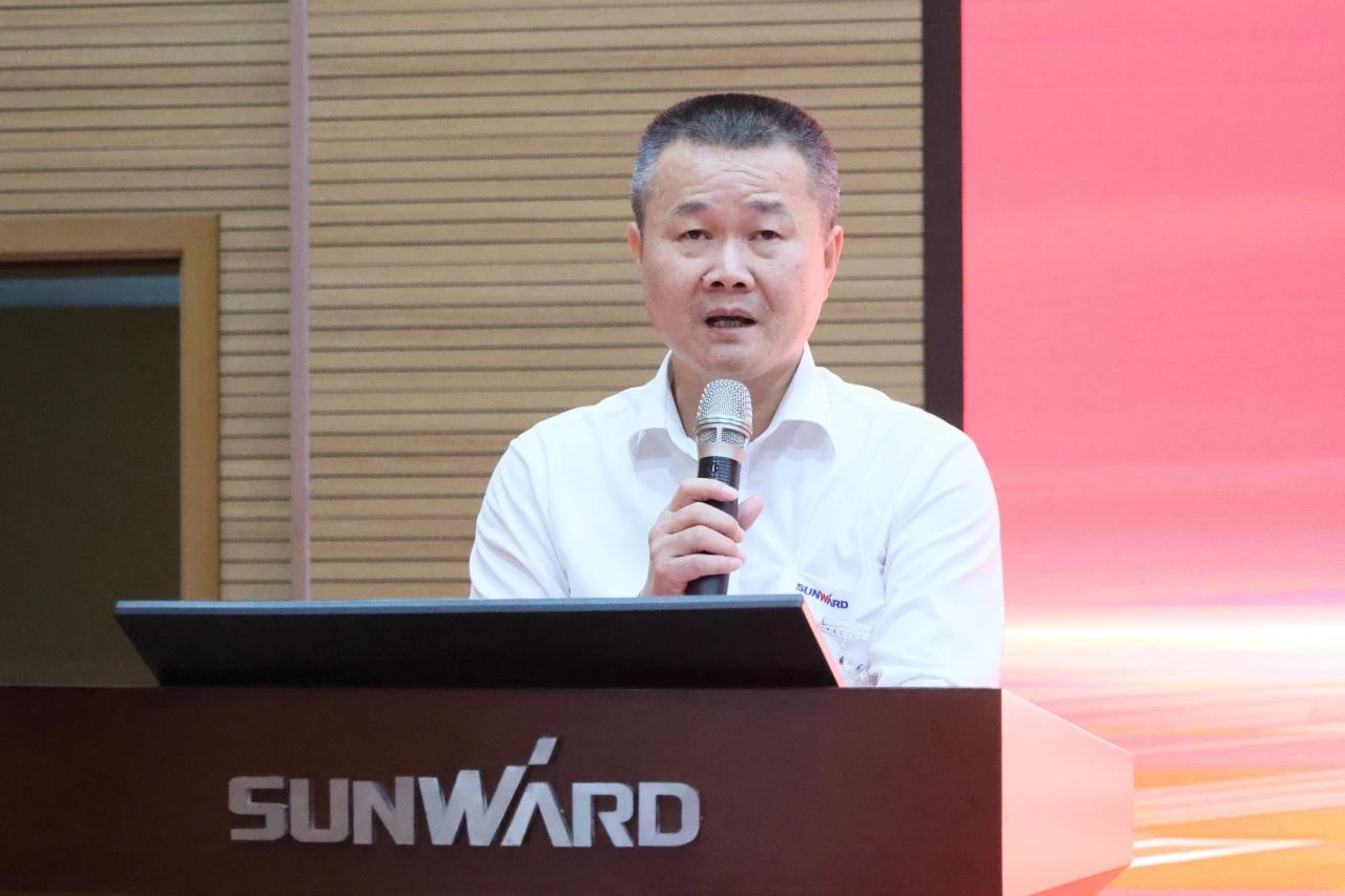 强信念 聚合力 共建美好家园——庆祝皇家国际智能成立24周年赞美大会隆沉召开