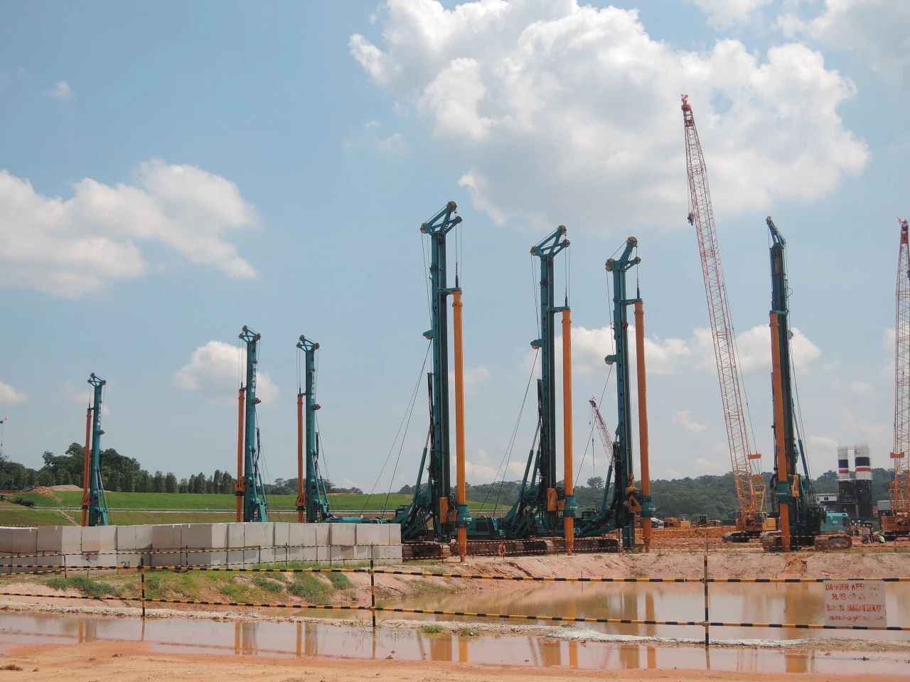 “皇家国际绿」乩放“一带一路”