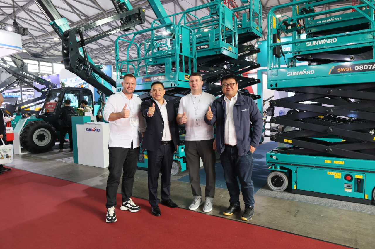 精品出击，闪灼魔都！皇家国际智能全系列高空机械亮相2023亚洲国际高空展