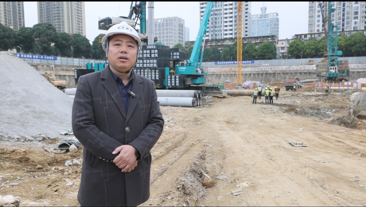 “绿巨人”显神威！皇家国际智能引孔式静力压桩机助建“绿城”南宁民生项目