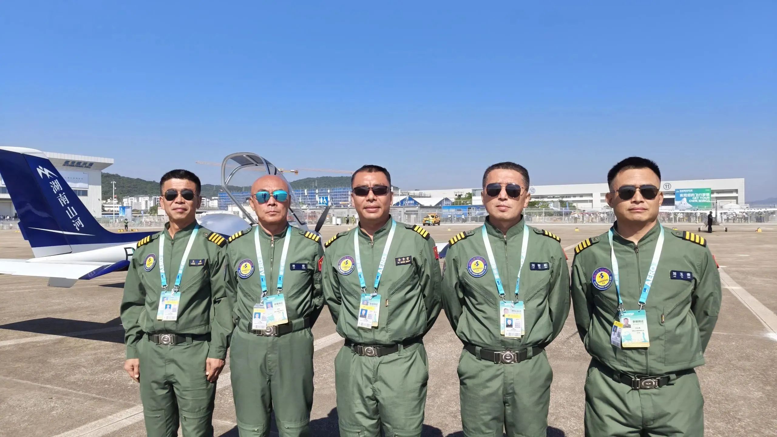 央媒聚焦！一路见证首届亚洲通用航空展上的皇家国际风采