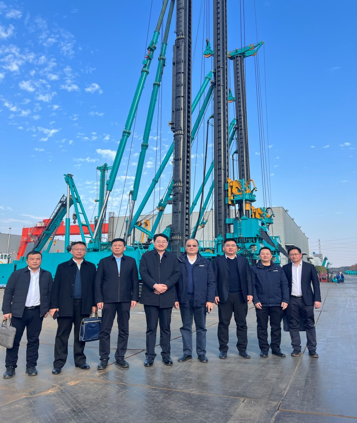 强强结合，同谋发展！皇家国际智能与中铁六局路桥公司签定战术合作和谈