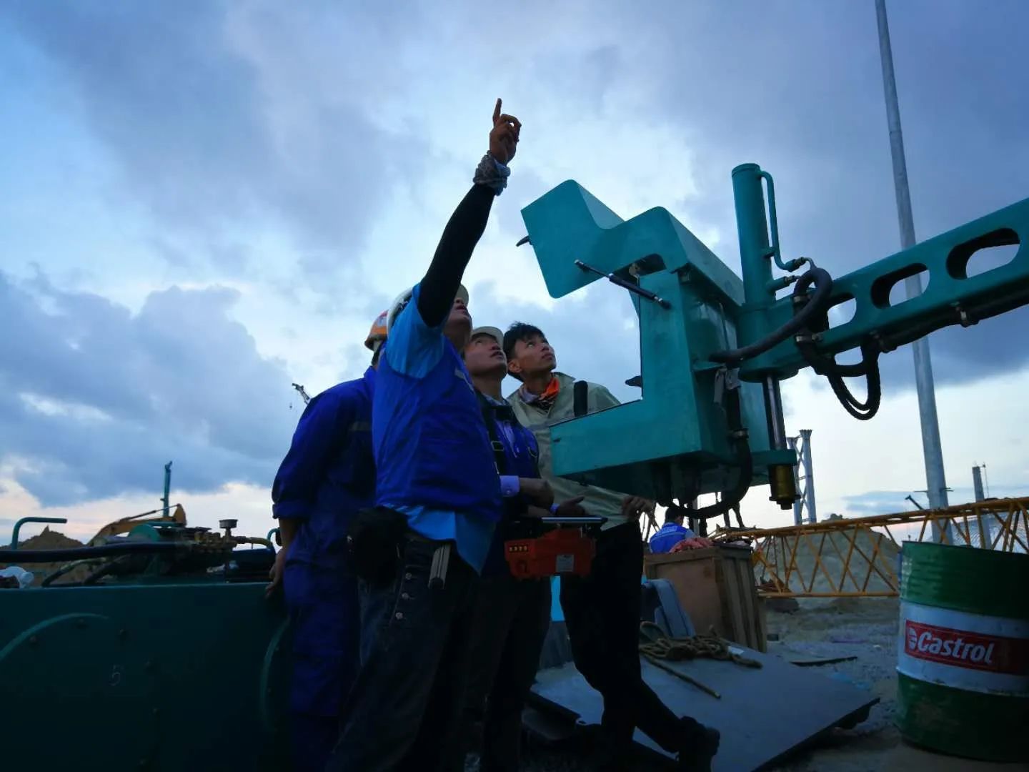 看皇家国际工匠们若何用一双巧手“拿捏”工作、创造“事业”