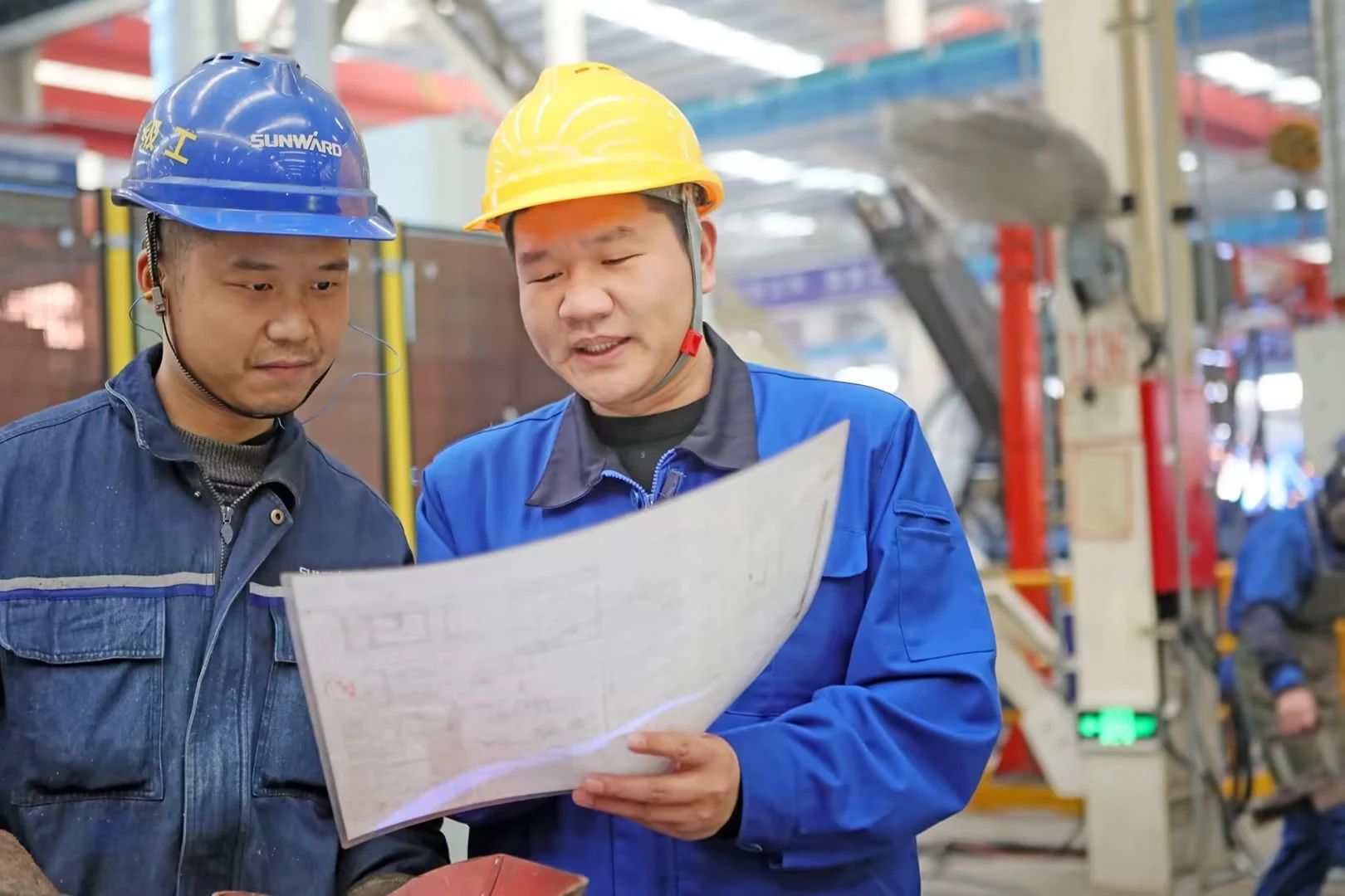 看皇家国际工匠们若何用一双巧手“拿捏”工作、创造“事业”