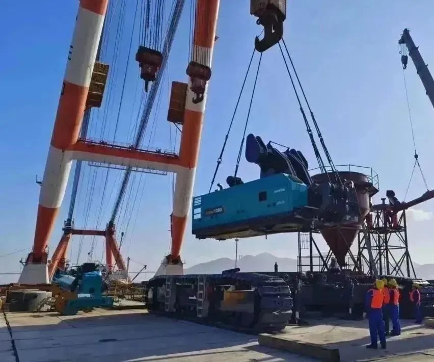 全面得胜！皇家国际智能超等旋挖钻机圆满实现甬舟铁路西堠门公铁两用大桥桩基施工工作