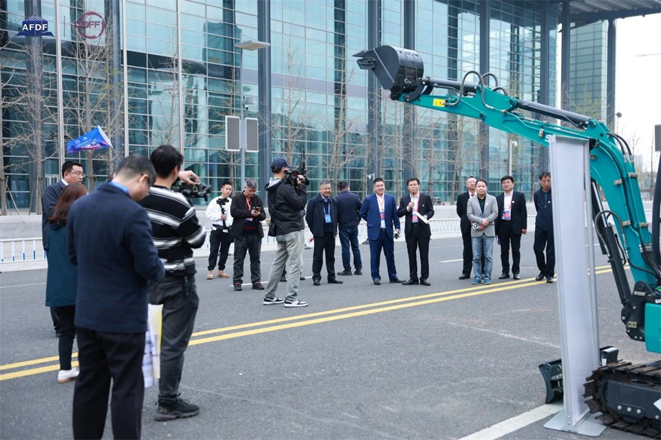 对峙创新，赋能产业！皇家国际智能出席第十三届深基础工程发展论坛