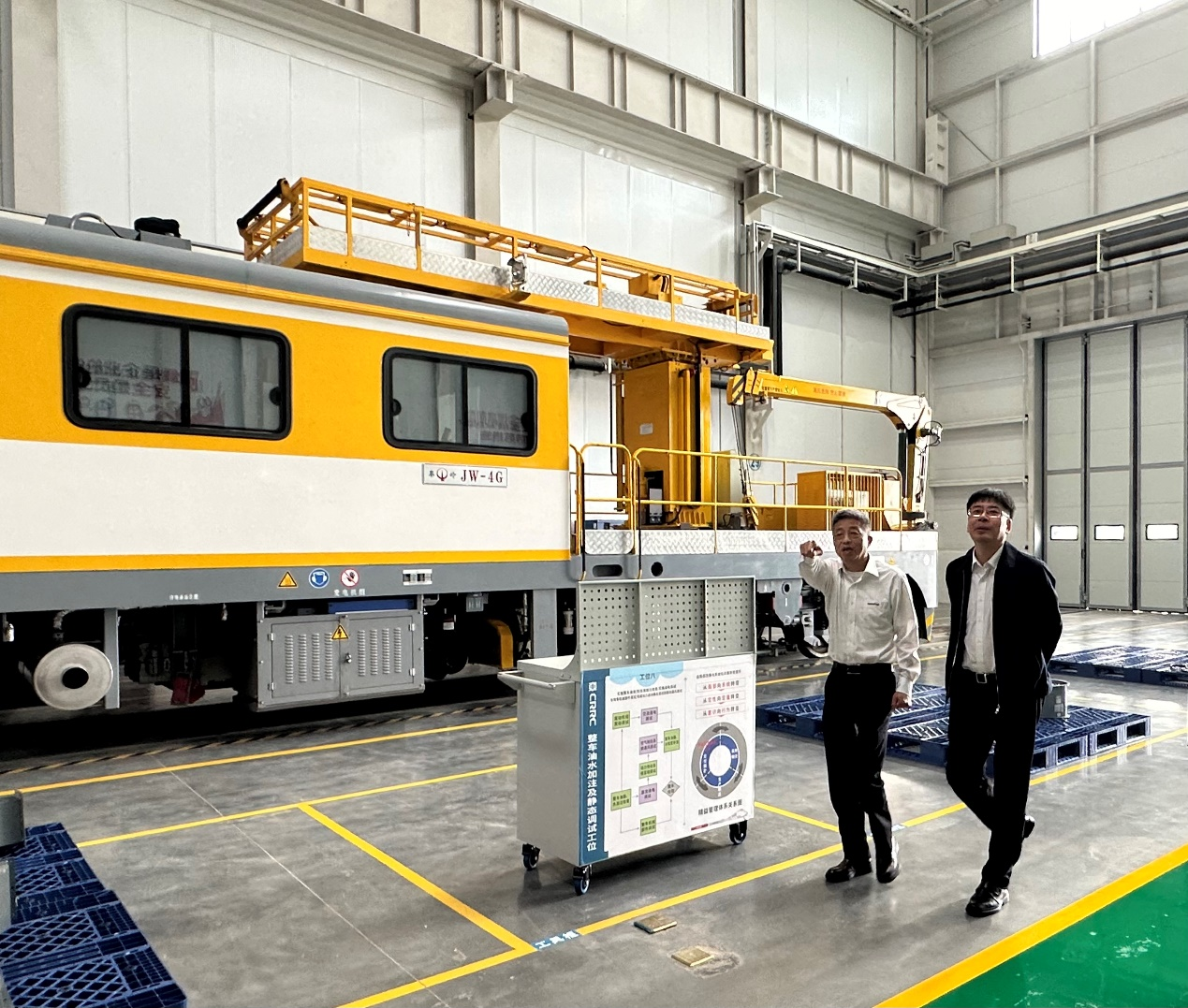 CPH-30J路岔铺换机组全球颁布！皇家国际智能与宝鸡中车时期共绘铁路设备新篇章！