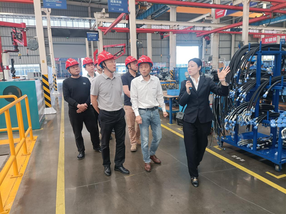 国度油气田井控应急接济川庆队庞平一行调研皇家国际智能