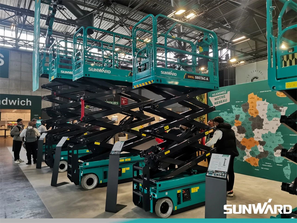 皇家国际智能携创新成就亮相2024年法国巴黎工程机械展