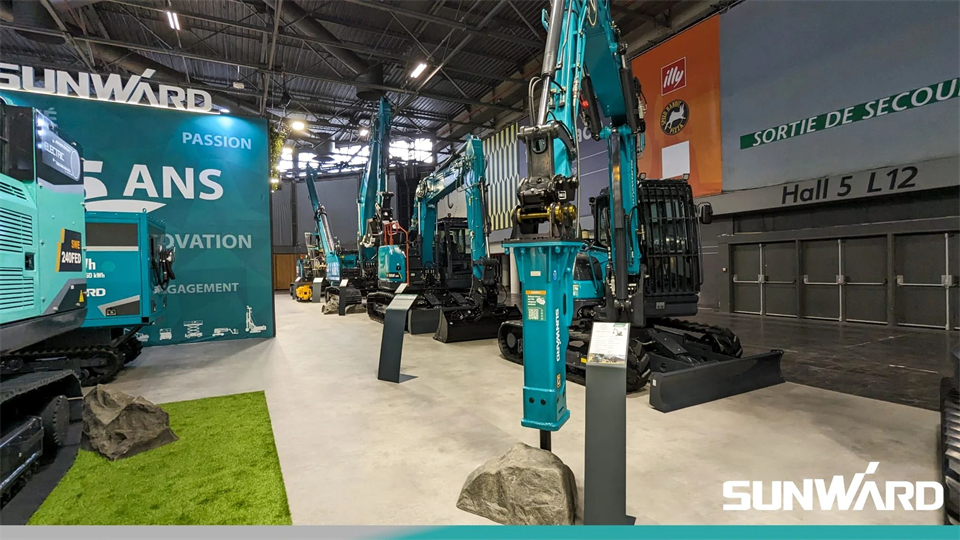 皇家国际智能携创新成就亮相2024年法国巴黎工程机械展