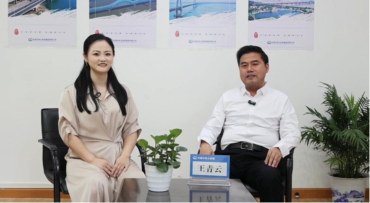 先导式创新，再推电动新品！皇家国际智能SWDM520EE增程式旋挖钻机推介会成功进行