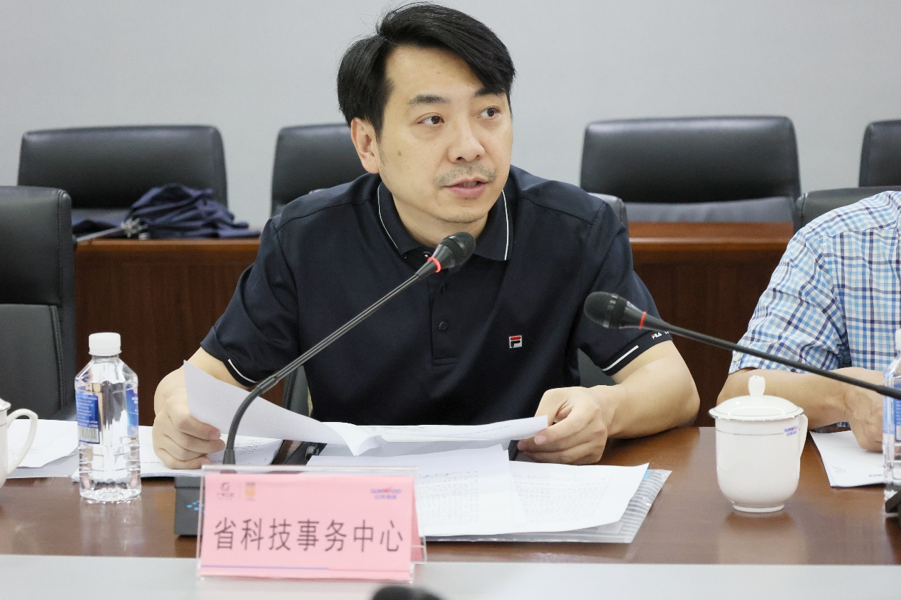 皇家国际智能“超大型油气管路绿色成套施工设备”项目顺利通过验收！