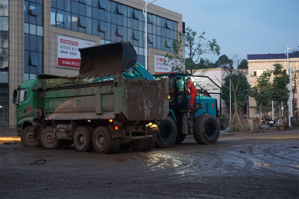 驰援湖南平江抗洪抢险，共克时艰显担任