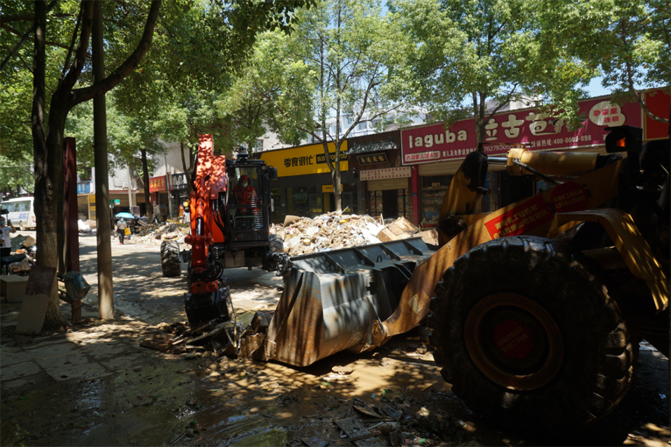 驰援湖南平江抗洪抢险，共克时艰显担任