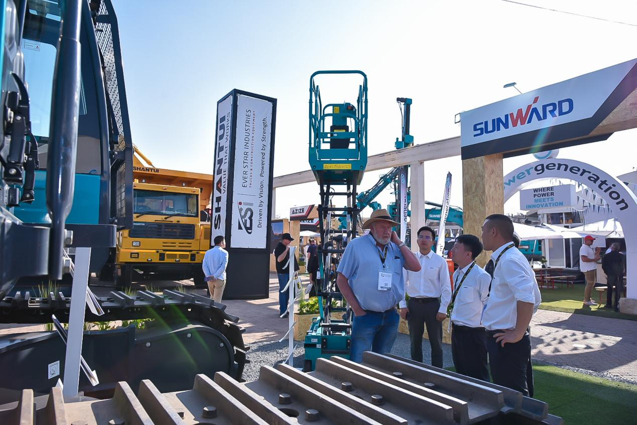 逾越山海，沉器远航！皇家国际智能亮相南非最大矿业展会