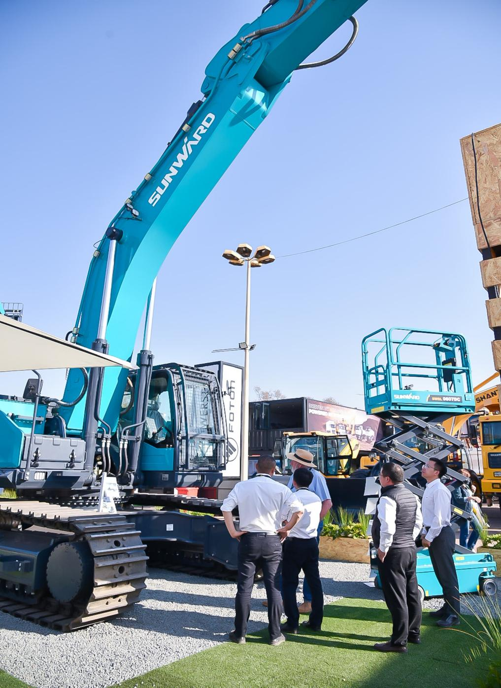 逾越山海，沉器远航！皇家国际智能亮相南非最大矿业展会