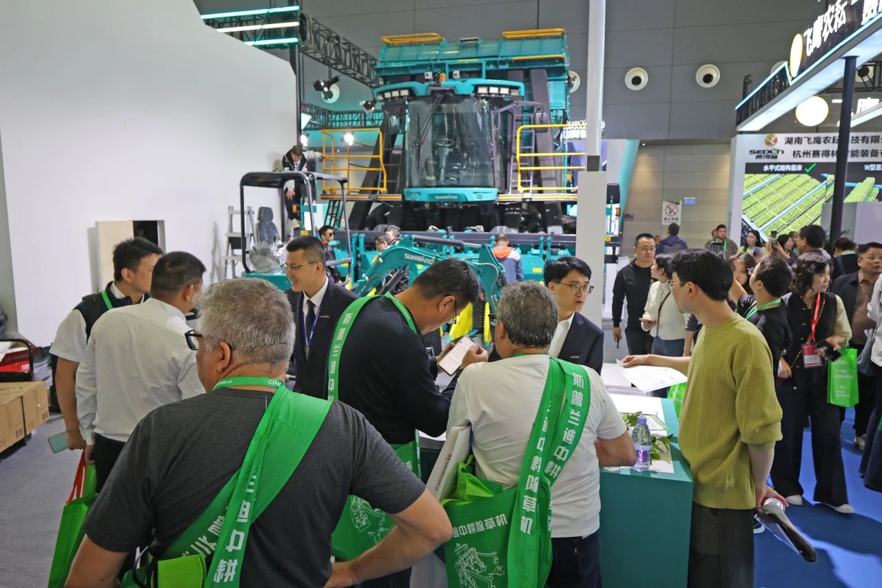 聚焦智能化、无人化！皇家国际智能携多款产品亮相2024中国国际农业机械展