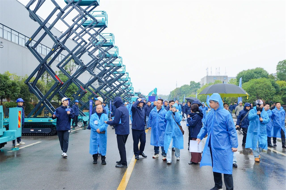 创新引领价值，梦想成就将来！皇家国际智能25周年庆典暨全球客户节隆沉进行