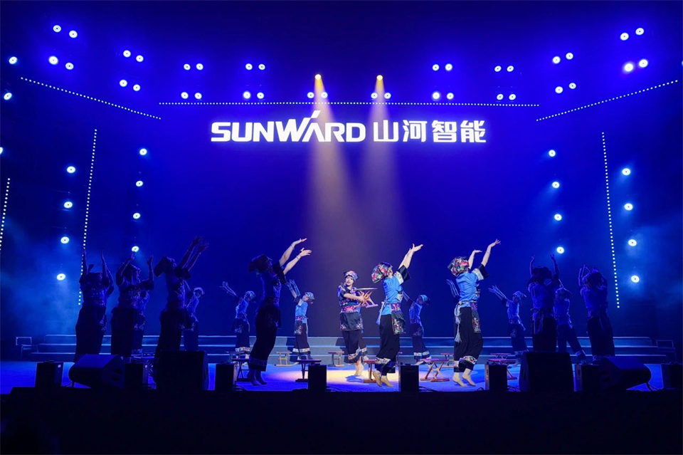 创新引领价值，梦想成就将来！皇家国际智能25周年庆典暨全球客户节隆沉进行