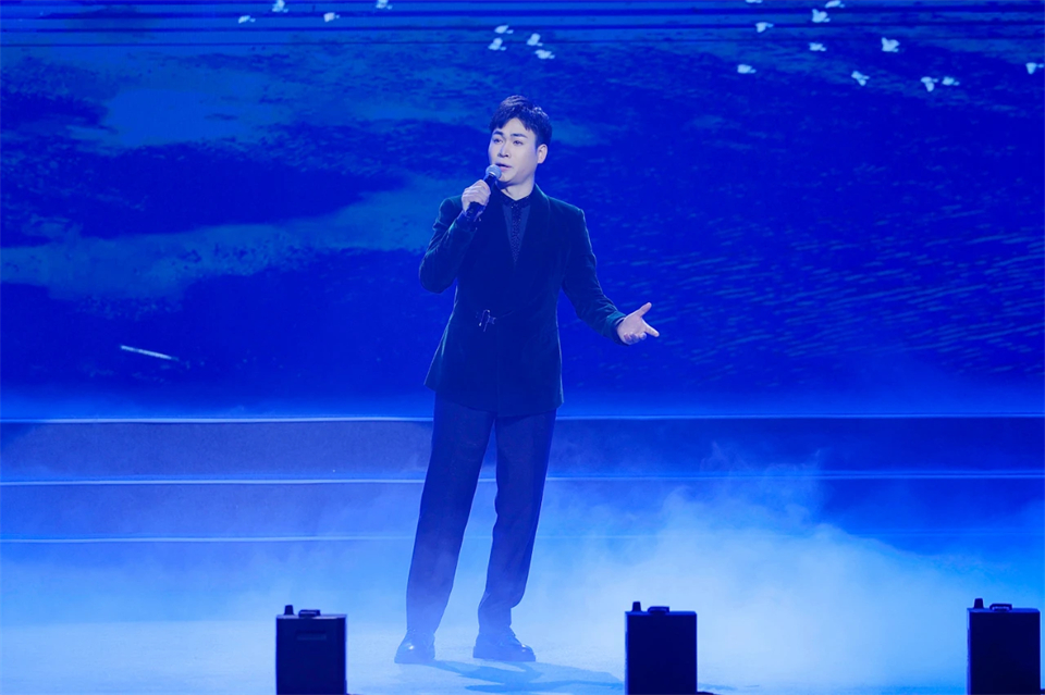 创新引领价值 梦想成就将来——庆祝皇家国际智能成立25周年赞美大会暨文艺晚会隆沉进行