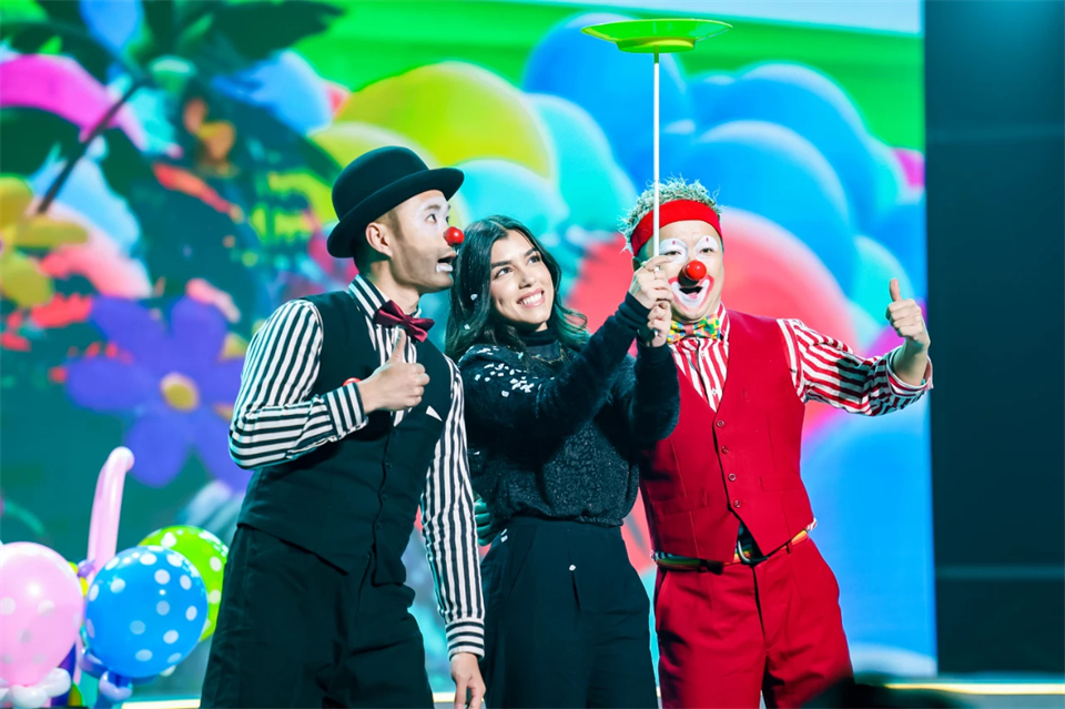 创新引领价值 梦想成就将来——庆祝皇家国际智能成立25周年赞美大会暨文艺晚会隆沉进行