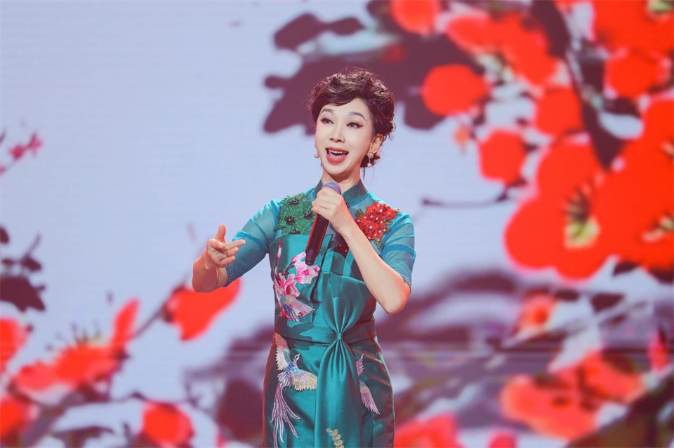 创新引领价值 梦想成就将来——庆祝皇家国际智能成立25周年赞美大会暨文艺晚会隆沉进行