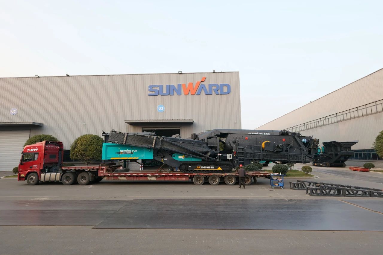 皇家国际普石勒柴电一体移动破碎筛分设备热销海表