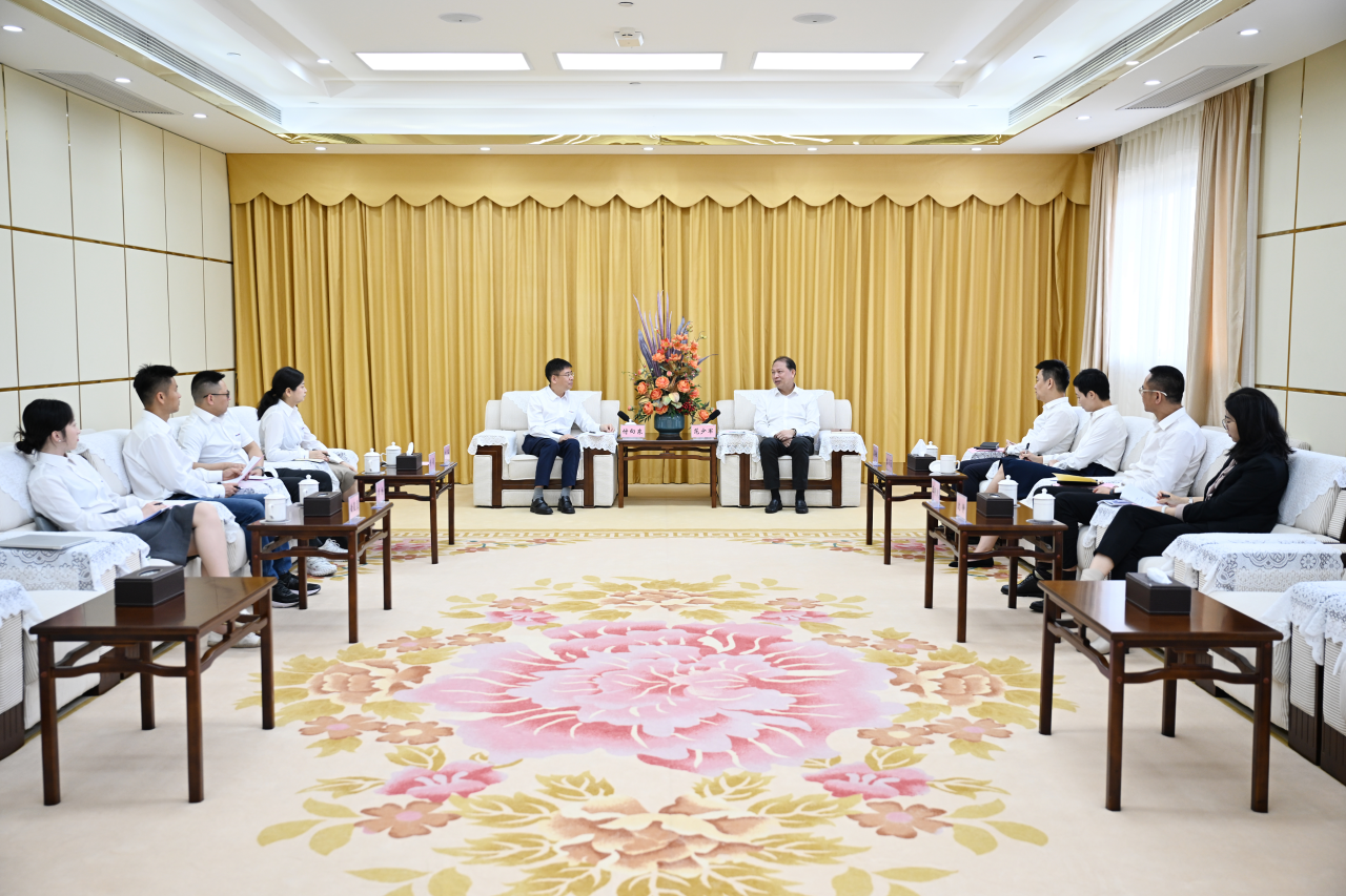 范少军会见皇家国际智能董事长付向东