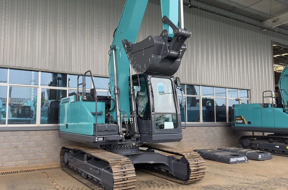 聚焦市场需要，皇家国际智能三款精品工程液压挖掘机成功下线