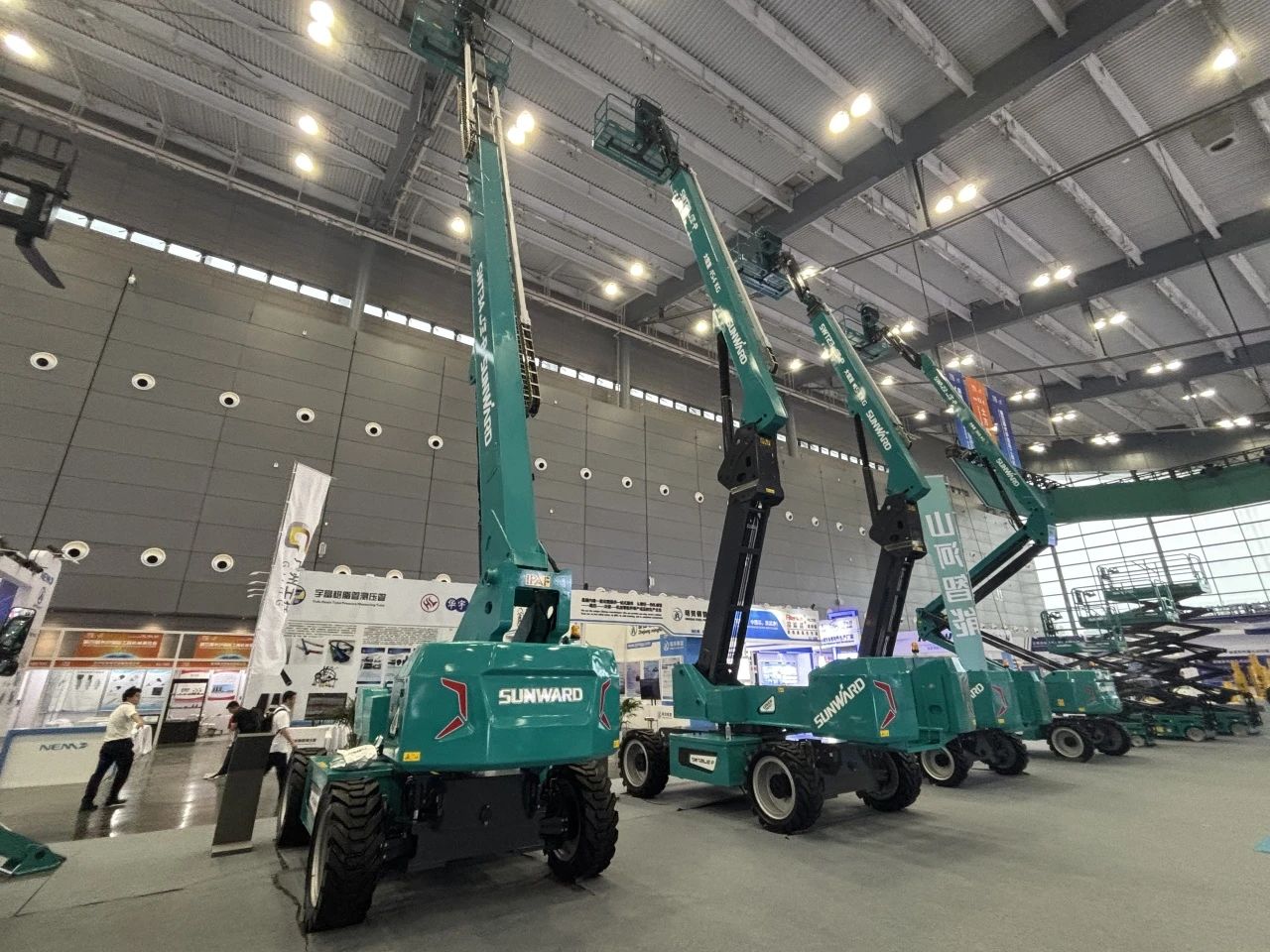 2025 CICEE | 皇家国际智能SWT34JE-P电动直臂式高空作业平台沉磅颁布！