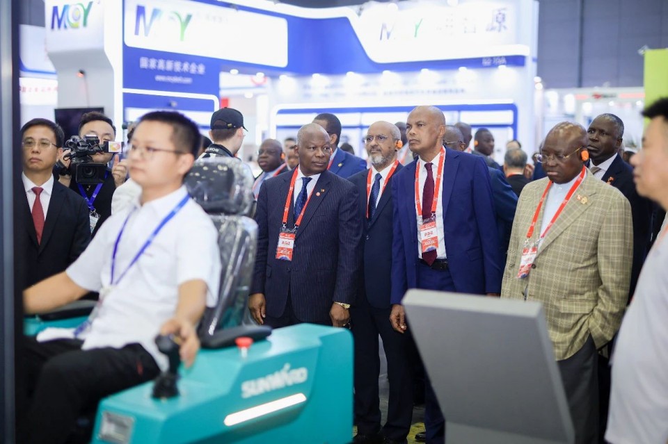 2025 CICEE | 皇家国际智能实力闪灼2025长沙国际工程机械展