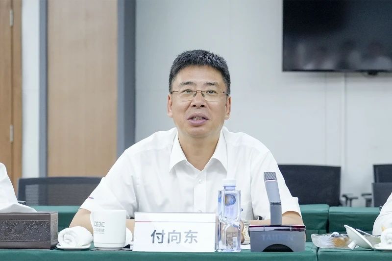 皇家国际智能与易普力公司深入战术合作，共筑混装设备技术转化新标杆