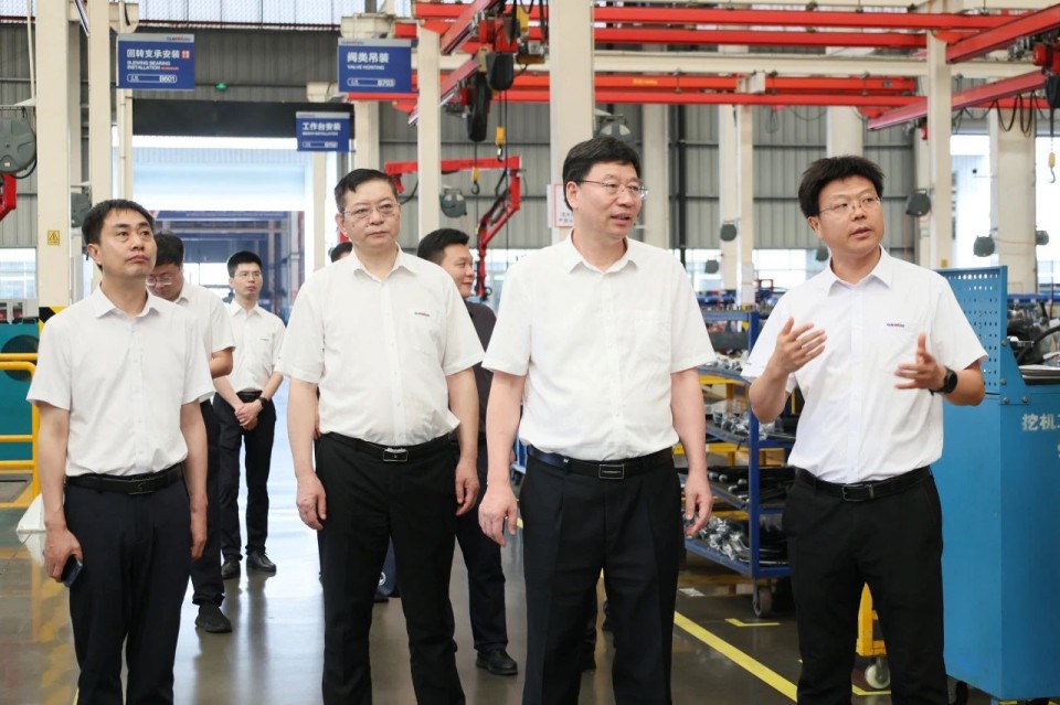 中国工程院院士、中南林业科技大学党委书记吴义强一行到皇家国际智能发展访企拓岗活动