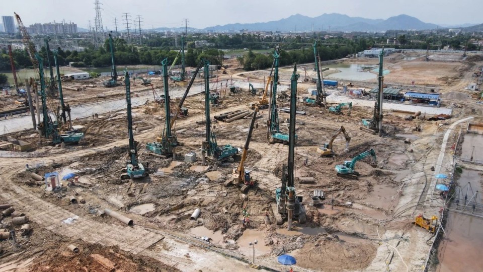 近20台“皇家国际绿”设备实力集结，助力广佛西环工程建设跑出“加快率”