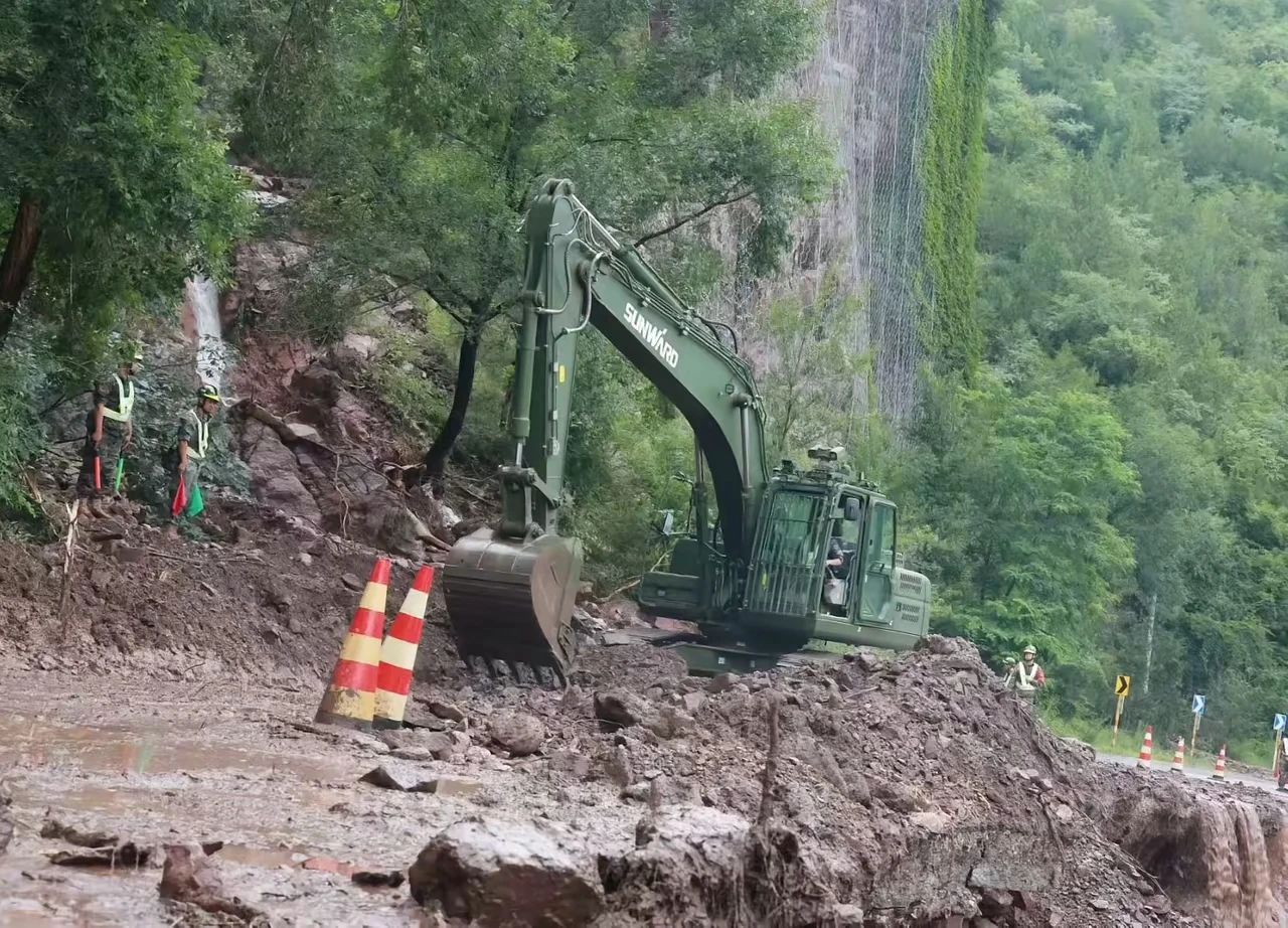 关注！皇家国际智能应急接济设备助力武警冲锋北京暴雨抢险救灾一线！