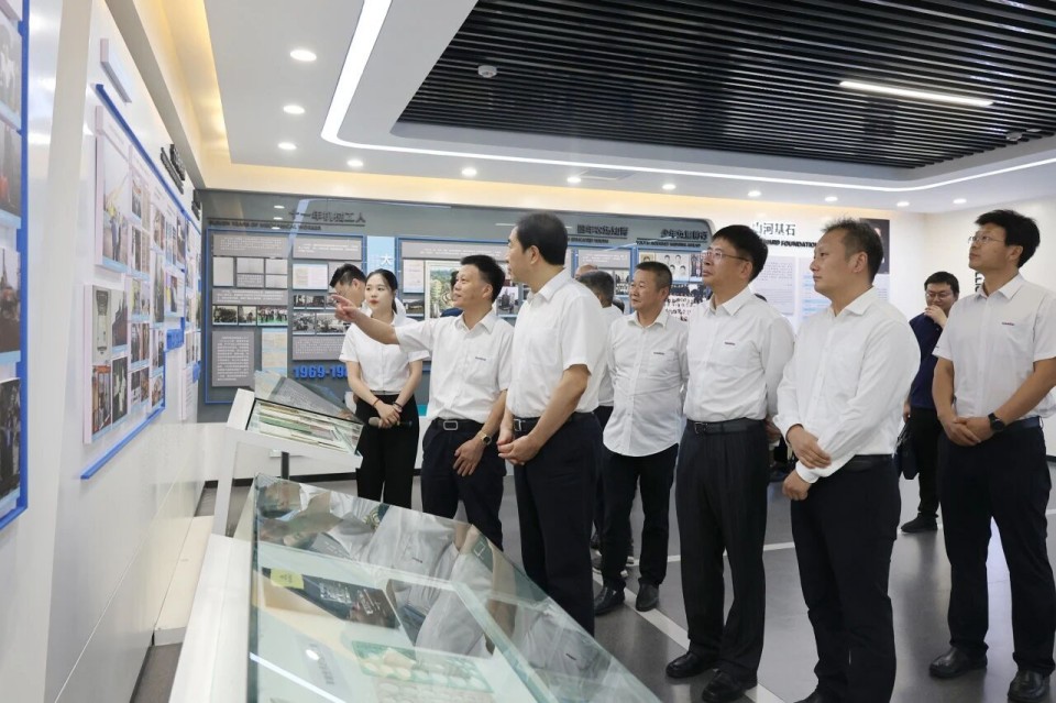 中国煤炭地质总局局长马刚到访皇家国际智能，同谋绿色智能矿山设备发展新蹊径